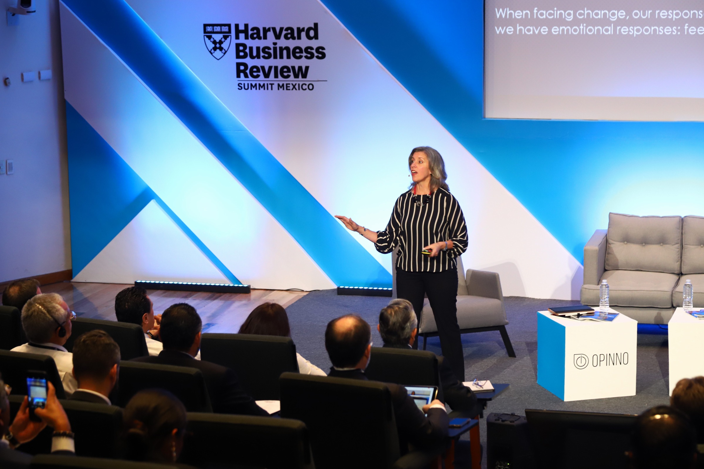 HBR Summit LATAM 2019 - Jill Hufnagel Conferencia: Liderazgo adaptativo: cómo guiar a individuos y organizaciones para adaptarse y prosperar en ambientes desafiantes.