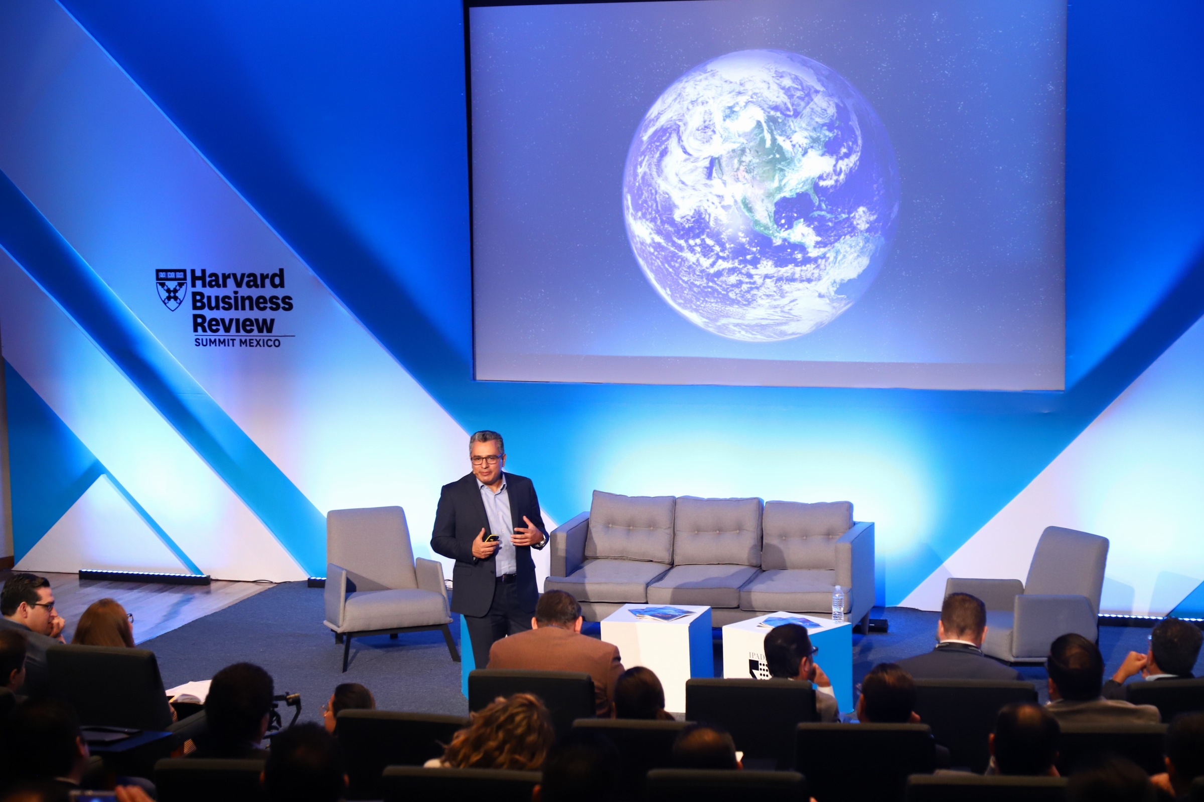 HBR Summit LATAM 2019 - Luis Aguirre-Torres, "Business in the era of climate change: the B side of the environmental emergency",