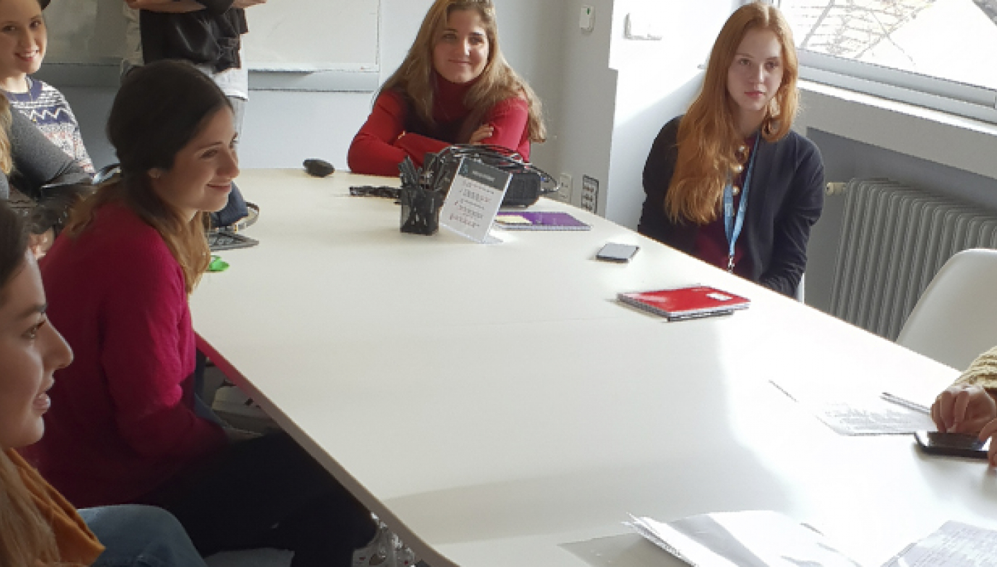 Opinno_innovation_celebrate_development_christmas_volunteer